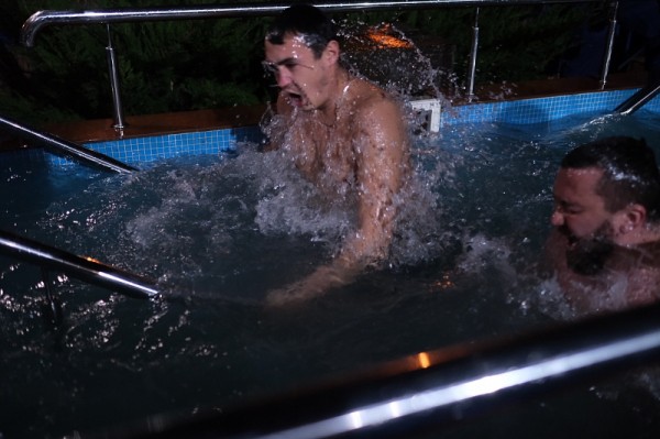 
            Крещенские купания проходят в Краснодаре                    