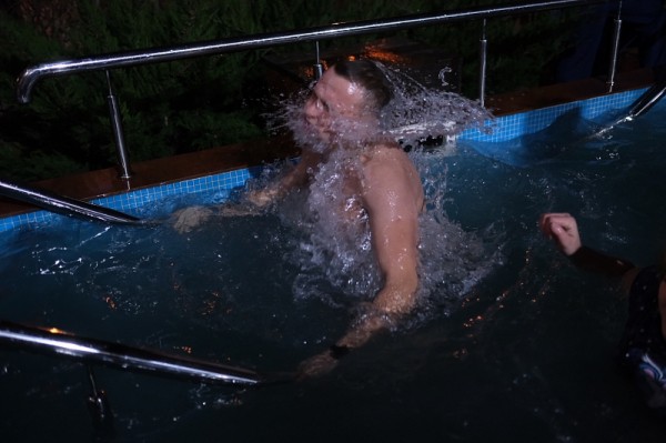 
            Крещенские купания проходят в Краснодаре                    