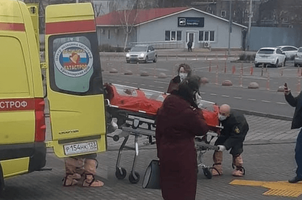 
            Ложная тревога: у прилетевшего в Краснодар из Китая мужчины заподозрили китайский коронавирус                    