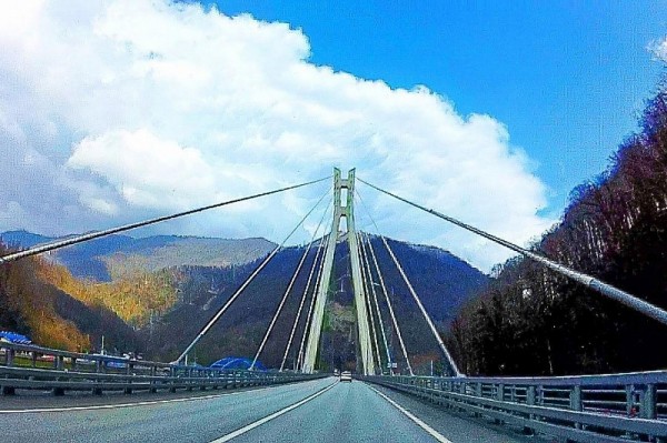 
            Перевод в платный режим трассы Адлер — Красная поляна займет до двух лет                    