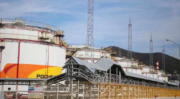 Россия добыла рекордное количество нефти в 2019 году Россия добыла рекордное количество нефти в 2019 году