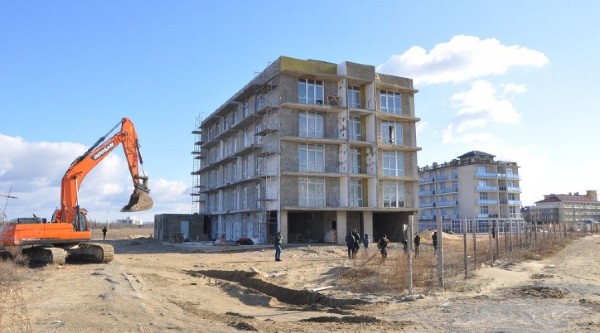 В Анапе начали снос самостроев на особо охраняемой природной территории