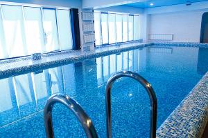 В «Анжи-Арене» объяснили запрет посещать крупнейший на Кавказе бассейн женщинам. И предложили им 12-метровую альтернативу В «Анжи-Арене» объяснили запрет посещать крупнейший на Кавказе бассейн женщинам. И предложили им 12-метровую альтернативу