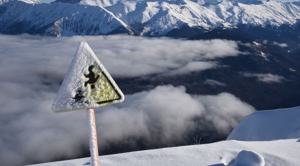 В горах Сочи из-за высокой лавиноопасности не открыли часть трасс и запретили фрирайд
