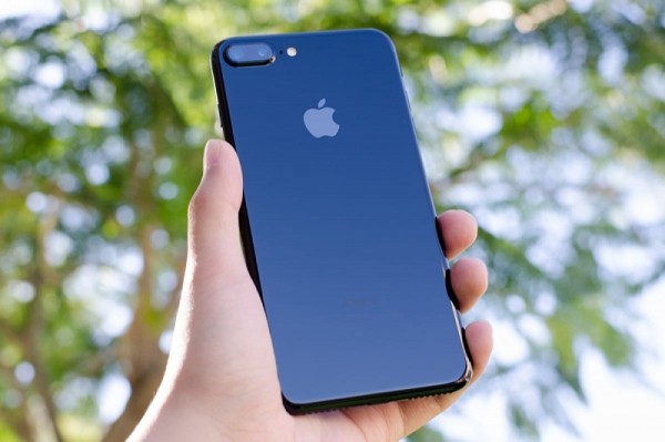 
            В России рекордно подешевел iPhone 7                    