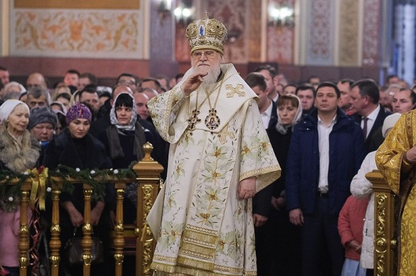 В Рождественскую ночь во всех храмах Краснодара прошли торжественные богослужения
В Рождественскую ночь во всех храмах Краснодара прошли торжественные богослужения