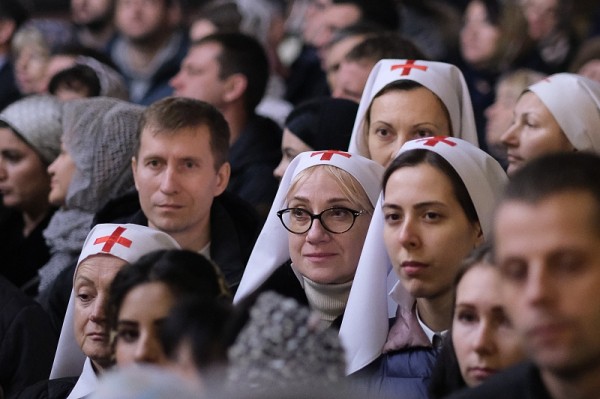 В Рождественскую ночь во всех храмах Краснодара прошли торжественные богослужения
В Рождественскую ночь во всех храмах Краснодара прошли торжественные богослужения