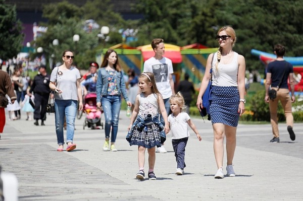 
            Жители Краснодарского края смогут получать федеральный материнский капитал при рождении первого ребенка                    