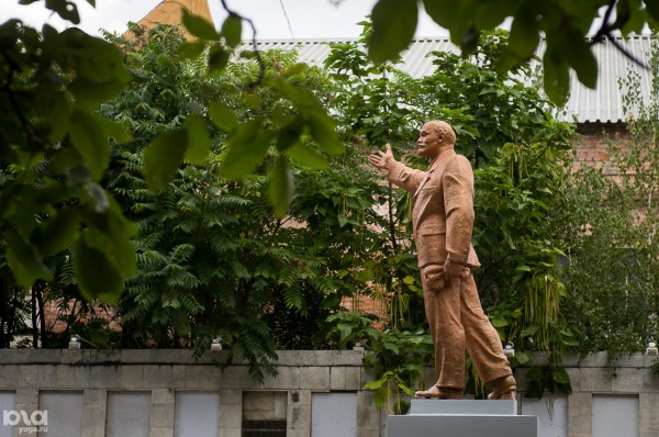 Живее всех живых. 15 памятников Ленину в Краснодаре