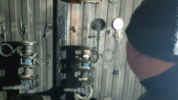 Два дома в пос. Краснодарском после пожара в котельной подключили к дизель-генератору Два дома в пос. Краснодарском после пожара в котельной подключили к дизель-генератору