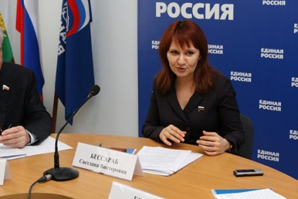 Новый мем от политиков: единоросс Светлана  Бессараб заявила, что нищих пенсионеров нет