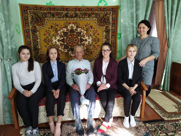 Во всех районах края проходит социально-патриотическая акция «Согреем сердца ветеранов» Во всех районах края проходит социально-патриотическая акция «Согреем сердца ветеранов»