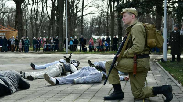 Торжественный митинг в память погибших в Афганистане прошел в Чистяковской Роще Краснодара Торжественный митинг в память погибших в Афганистане прошел в Чистяковской Роще Краснодара