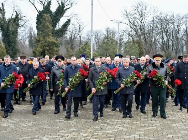 В Краснодаре почтили память воинов Великой Отечественной войны В Краснодаре почтили память воинов Великой Отечественной войны