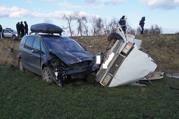 Число жертв жесткого ДТП в Краснодарском крае увеличилось. В больнице умер 16-летний подросток Число жертв жесткого ДТП в Краснодарском крае увеличилось. В больнице умер 16-летний подросток