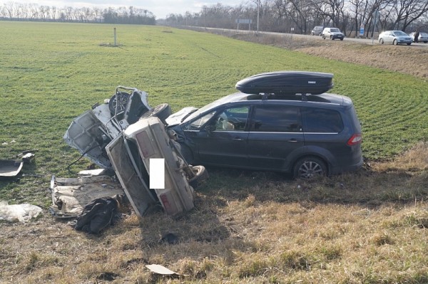 Число жертв жесткого ДТП в Краснодарском крае увеличилось. В больнице умер 16-летний подросток Число жертв жесткого ДТП в Краснодарском крае увеличилось. В больнице умер 16-летний подросток