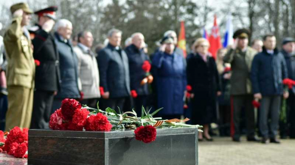 Торжественный митинг в память погибших в Афганистане прошел в Чистяковской Роще Краснодара Торжественный митинг в память погибших в Афганистане прошел в Чистяковской Роще Краснодара