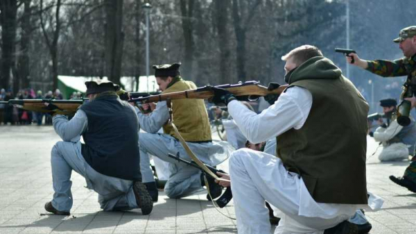 Торжественный митинг в память погибших в Афганистане прошел в Чистяковской Роще Краснодара Торжественный митинг в память погибших в Афганистане прошел в Чистяковской Роще Краснодара