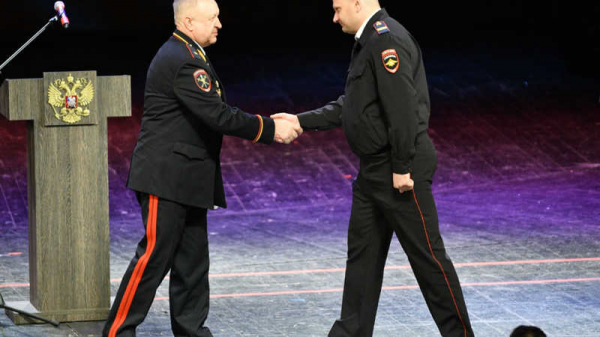 Евгений Первышов поздравил сотрудников полиции с 40-летием образования Управления МВД России по Краснодару