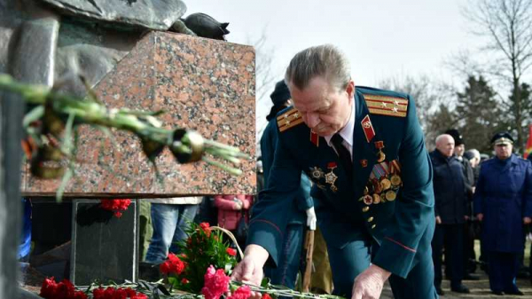 Торжественный митинг в память погибших в Афганистане прошел в Чистяковской Роще Краснодара Торжественный митинг в память погибших в Афганистане прошел в Чистяковской Роще Краснодара