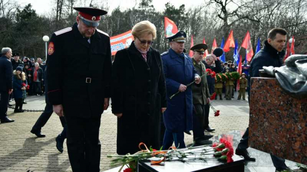 Торжественный митинг в память погибших в Афганистане прошел в Чистяковской Роще Краснодара Торжественный митинг в память погибших в Афганистане прошел в Чистяковской Роще Краснодара