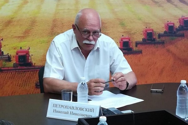 Николай Петропавловский: «Мы больше не можем жить по Конституции, принятой 20 лет назад»
Николай Петропавловский: «Мы больше не можем жить по Конституции, принятой 20 лет назад»