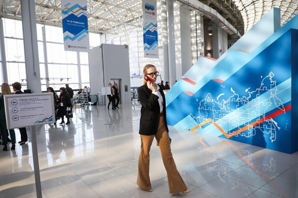 Российский инвестиционный форум в Сочи перенесли из-за угрозы распространения коронавируса
Российский инвестиционный форум в Сочи перенесли из-за угрозы распространения коронавируса