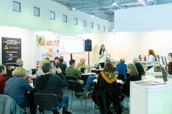 Высокое качество и эксклюзивные новинки: продукцию «Кубань-Вино» оценили на «Продэкспо-2020»
Высокое качество и эксклюзивные новинки: продукцию «Кубань-Вино» оценили на «Продэкспо-2020»