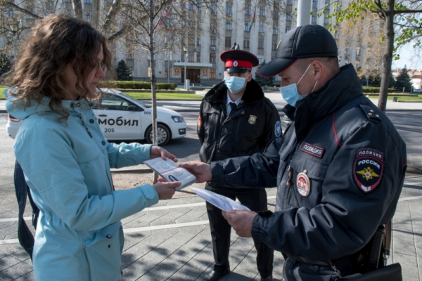 По 90 маршрутам в Краснодаре курсируют мобильные патрули, проверяющие пропуска По 90 маршрутам в Краснодаре курсируют мобильные патрули, проверяющие пропуска