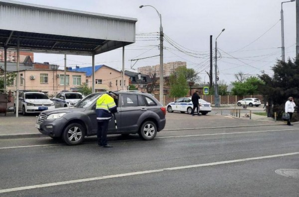 Более 300 автомобилей не смогли въехать в Краснодар в воскресенье Более 300 автомобилей не смогли въехать в Краснодар в воскресенье