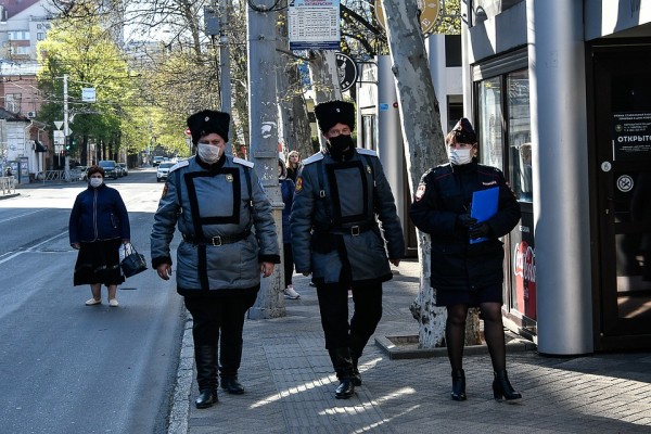 Как работают полицейские патрули в Краснодаре во время карантина и кого они задерживают