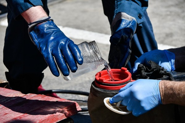 На Кубани дезинфицируют от коронавируса аэропорты, ж/д и автовокзалы