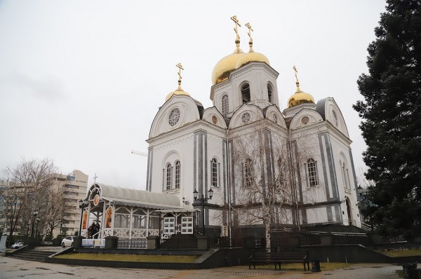 В Страстную неделю эпидемиологи и священники призывают кубанцев молиться дома