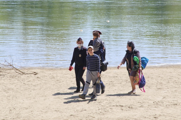 Субботний патруль: в Краснодаре мобильные группы выписали штрафы отдыхавшим на берегах водоёмов