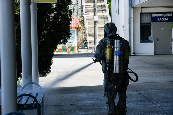 На Кубани дезинфицируют от коронавируса аэропорты, ж/д и автовокзалы