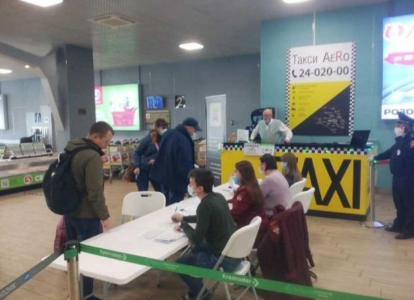 На двухнедельную самоизоляцию отправили 267 прилетевших в Краснодар из Москвы и Санкт-Петербурга пассажиров На двухнедельную самоизоляцию отправили 267 прилетевших в Краснодар из Москвы и Санкт-Петербурга пассажиров