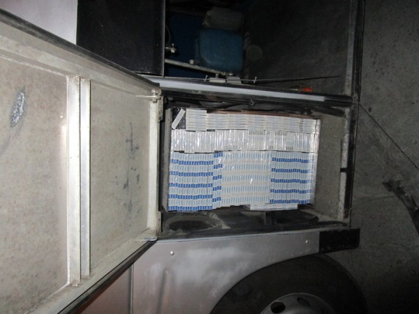 Из Абхазии в Россию пытались ввезти запрещенные к продаже сигареты. Фото Из Абхазии в Россию пытались ввезти запрещенные к продаже сигареты. Фото