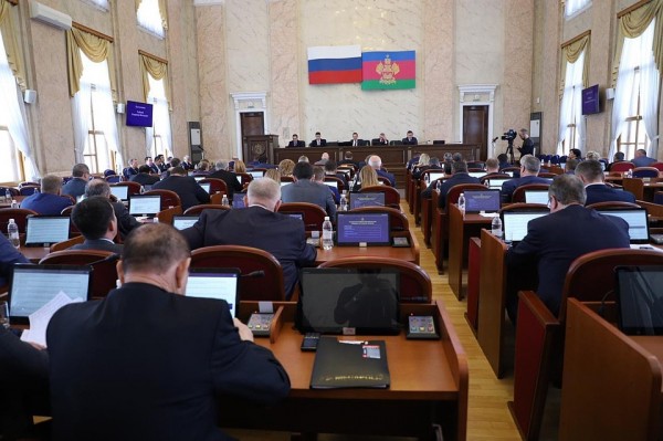 Самый богатый депутат ЗСК заработал в 2019 году 375,4 млн рублей Самый богатый депутат ЗСК заработал в 2019 году 375,4 млн рублей