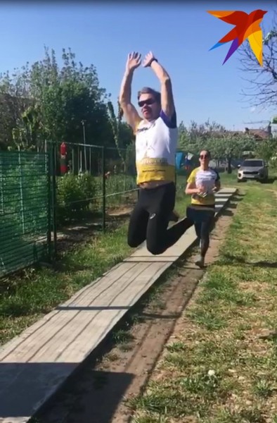 Полумарафон на 6 сотках: три спортсмена из Краснодара пробежали 21 километр по огороду