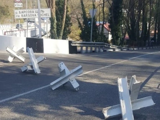 В Туапсе перекрыли въезды в город В Туапсе перекрыли въезды в город