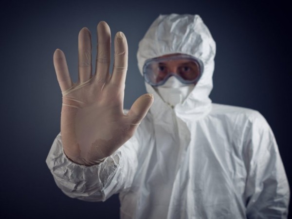 Коммунисты, сектанты и продавцы пропусков. Кто и как зарабатывает очки на эпидемии