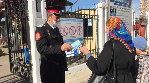 В воскресенье мобильные патрули контролировали места отдыха, кладбища и храмы Краснодара