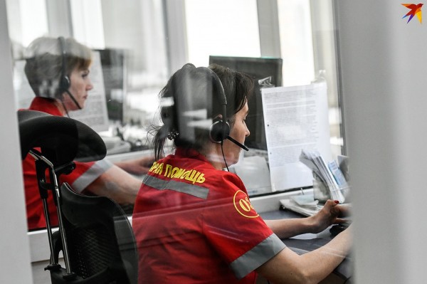 «Нам звонят и спрашивают, почему не дезинфицируют подъезд»: краснодарская станция скорой помощи превратилась в диспетчерскую службу