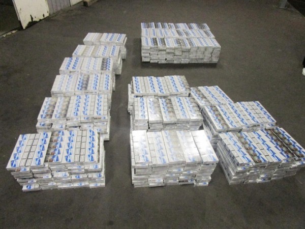 Из Абхазии в Россию пытались ввезти запрещенные к продаже сигареты. Фото Из Абхазии в Россию пытались ввезти запрещенные к продаже сигареты. Фото