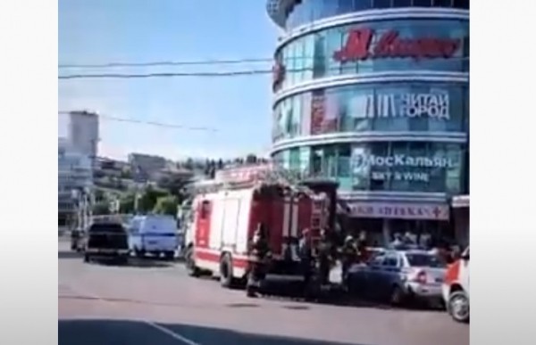 В Сочи эвакуирован торговый центр из-за угрозы минирования (ВИДЕО)