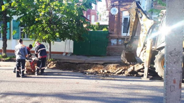 В Краснодаре из-за повреждения кабеля без электроэнергии остались жители ЖК «Центральный» В Краснодаре из-за повреждения кабеля без электроэнергии остались жители ЖК «Центральный»