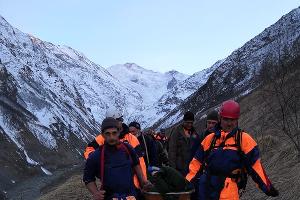 Альпинист из Санкт-Петербурга попал под камнепад в Кармадонском ущелье