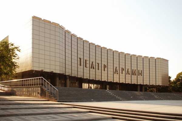 
            Артисты краснодарских театров дают мастер-классы и читают прозу в режиме онлайн                    