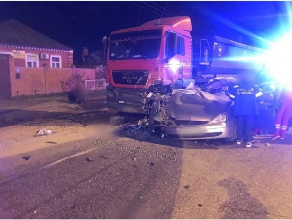 На Кубани в ДТП погибли двое молодых людей