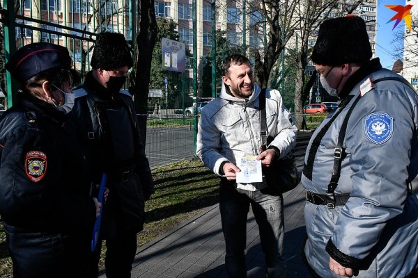 Как работают полицейские патрули в Краснодаре во время карантина и кого они задерживают